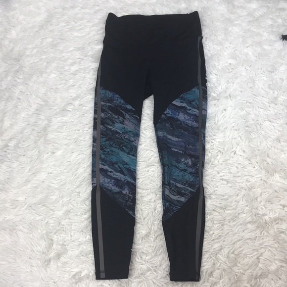 Lululemon Run to Reset Tight Black Frozen Island - Picture 1 of 10